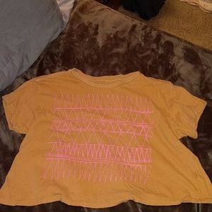 Vintage looking crop top with cool design